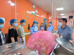 <b>河南宝丰：“聪慧监管”建牢校园食物平安防地</b>